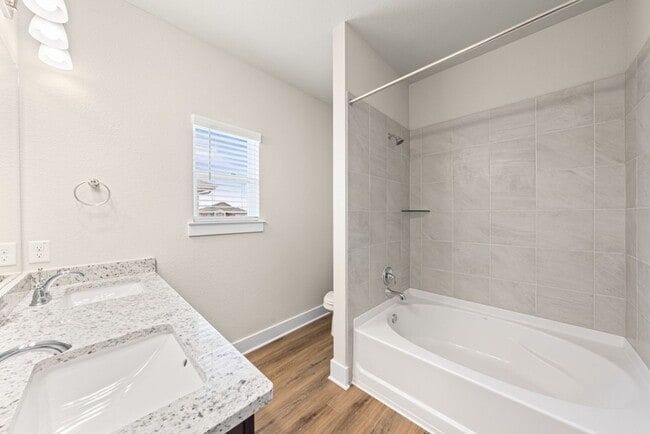 Building Photo - 8110 Bridgepointe Dr