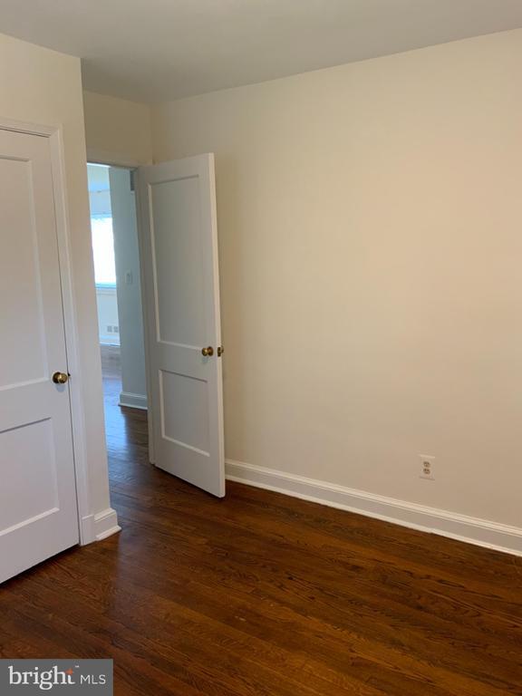 Building Photo - 4410 Woodfield Rd