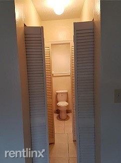 Building Photo - 3 br, 2 bath Townhome - 7640 SW 10th St B