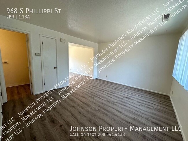 Building Photo - 968 S Phillippi St
