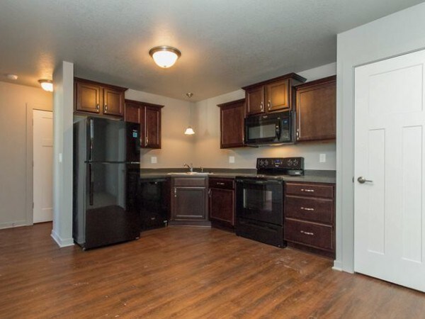 Building Photo - 4914 NE Milligan Ln