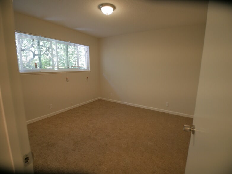 Building Photo - 1285 Manchester Dr