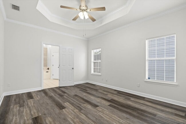 Building Photo - MOVE IN READY BEAUTY IN PINEHURST