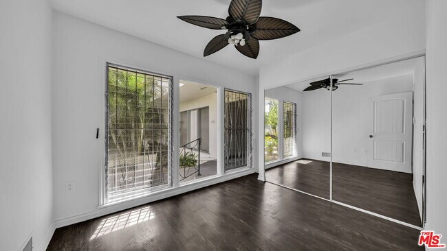 Building Photo - 1155 Horn Ave