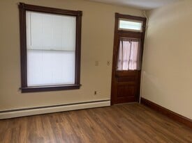 Building Photo - 78 E Main St