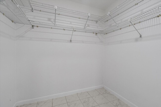 Building Photo - 6510 Olivewood Cir