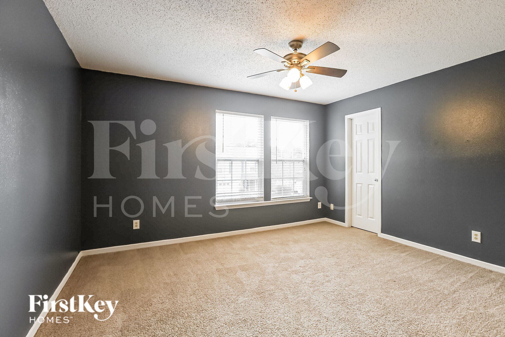 Building Photo - 10735 Cyrus Dr