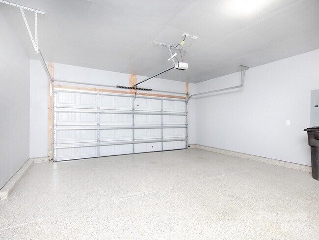 Building Photo - 161 White Apple Wy