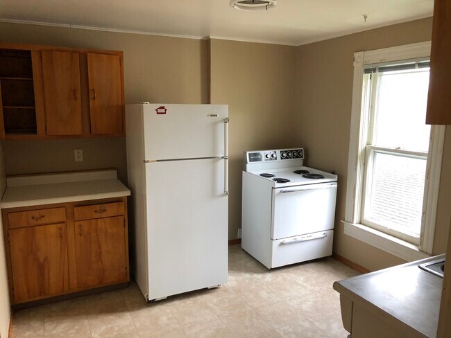 Building Photo - 1016 3rd Ave