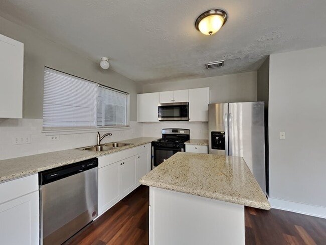 Building Photo - 19119 Spruce Bough Ln