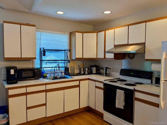 Building Photo - 90 Cocks Ln