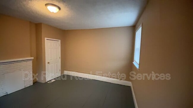 Building Photo - 406 South Seventh Street