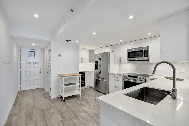 Building Photo - 1201 S Ocean Dr