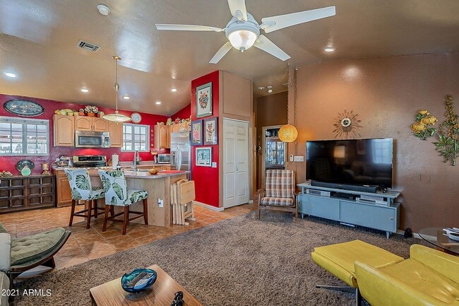 Building Photo - CUTE 2 Bedroom 1 Bath bungalow in Sunnyslope with full casita