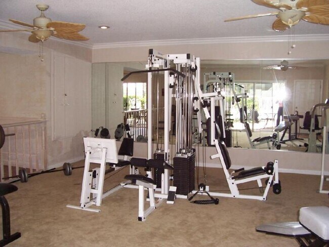 Building Photo - 1 Bed + 1 Bath + LARGE PRIVATE PATIO!