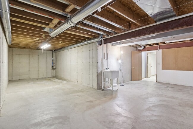 Building Photo - 3403 Green Pastures Ln