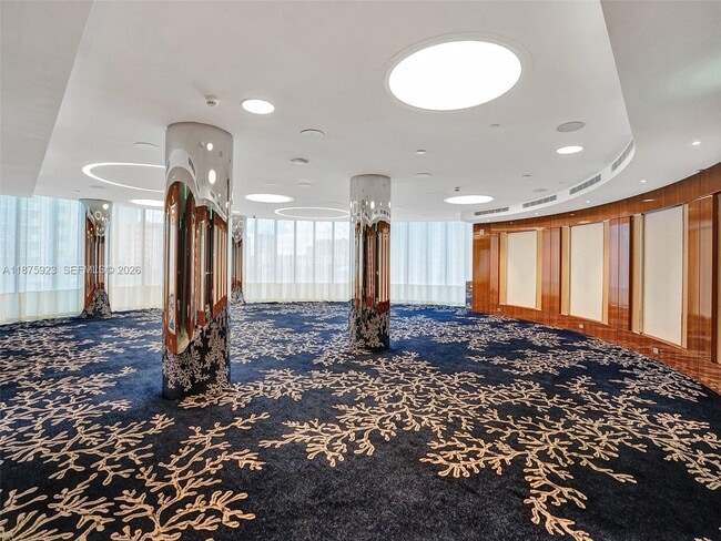 Building Photo - 17475 Collins Ave