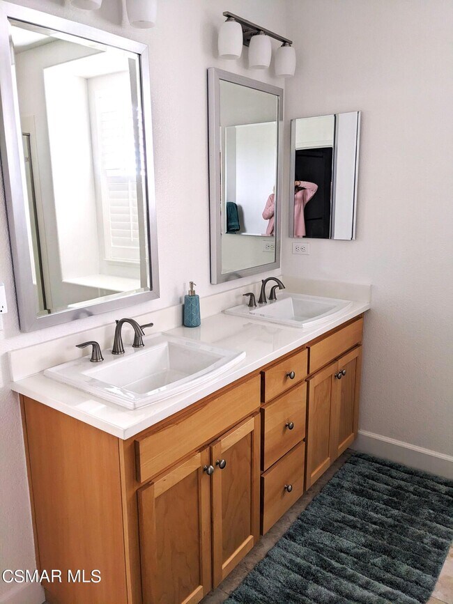 Building Photo - 217 9th St