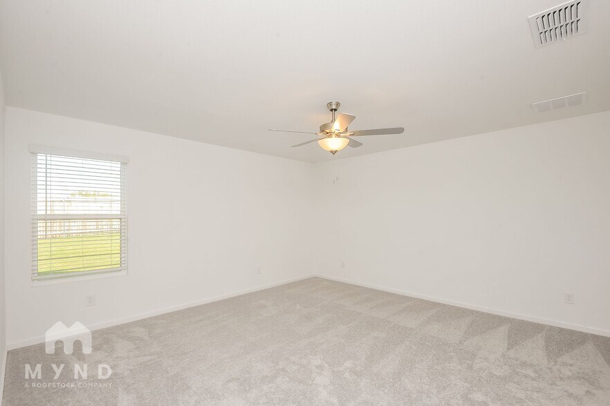 Building Photo - 2733 Mistwood Dr