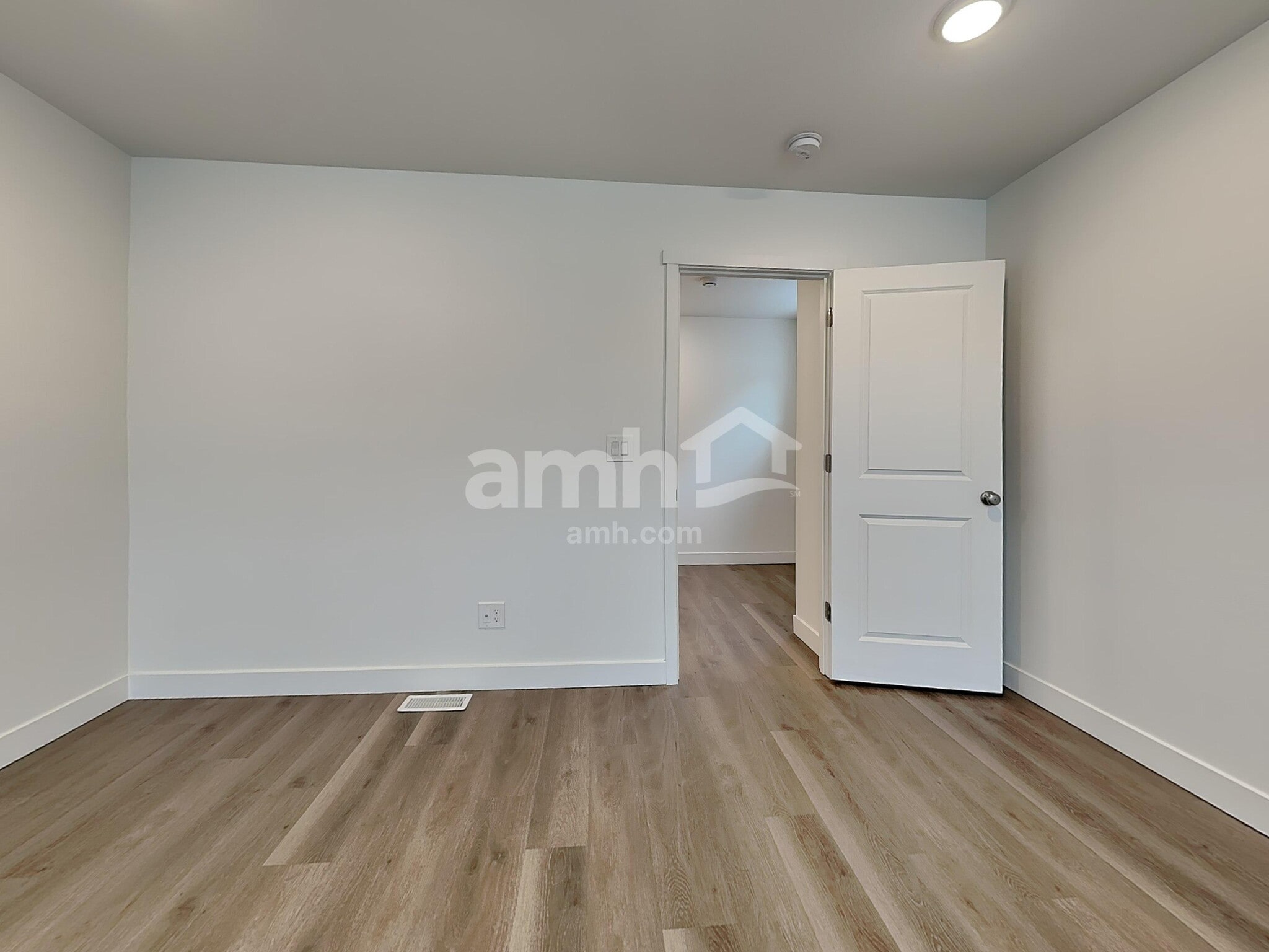 Building Photo - 8002 Katriel Ct SW