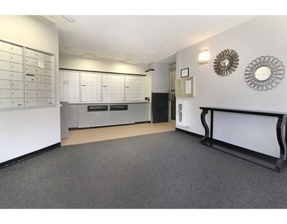 Building Photo - 253 Swanton St