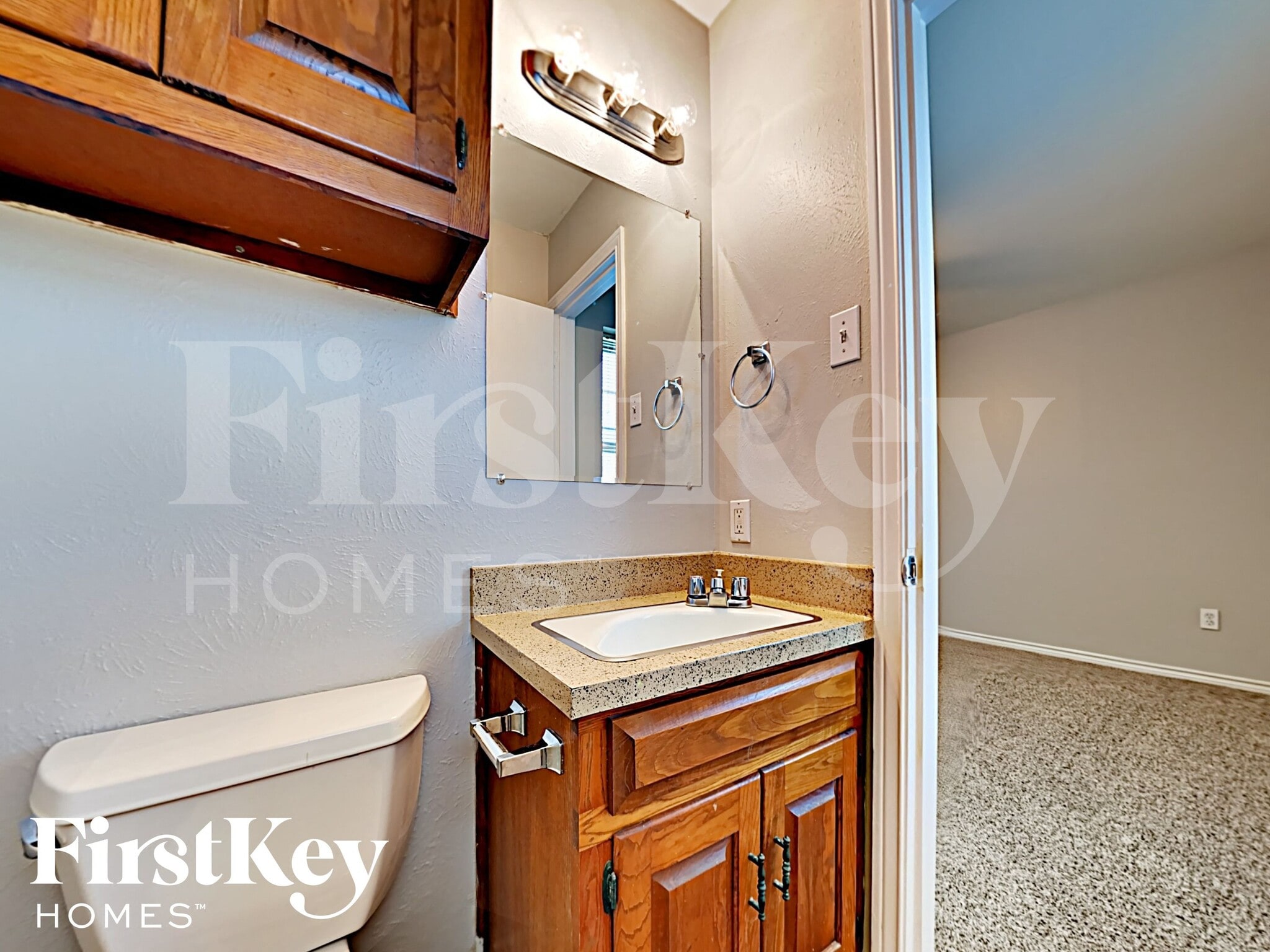 Building Photo - 213 E 5th St