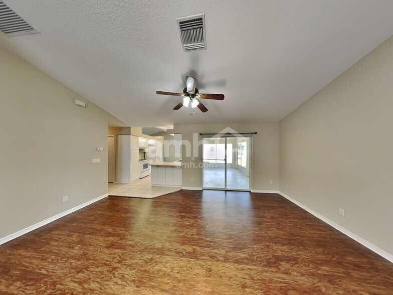 Building Photo - 6228 34th Pl E