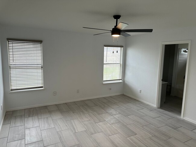 Building Photo - TWO WEEKS FREE RENT!!!!! Newly Remodeled K...