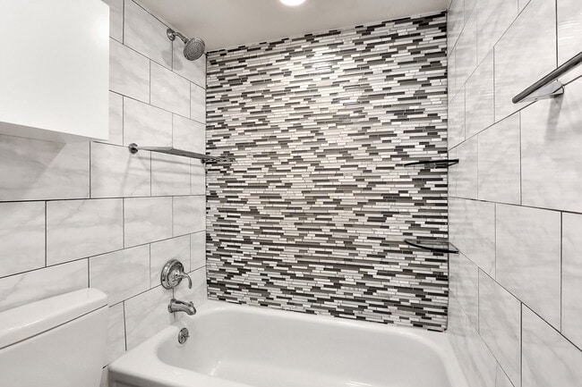 Building Photo - 60 Chaumont Square NW