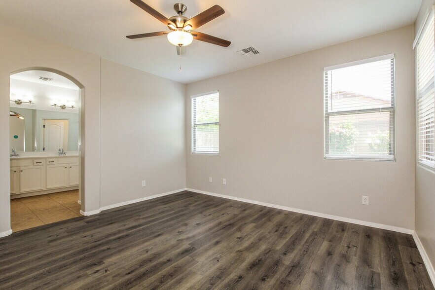 Building Photo - 18021 W Carol Ave