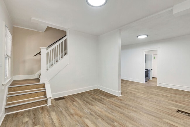 Building Photo - 2231 Flora St