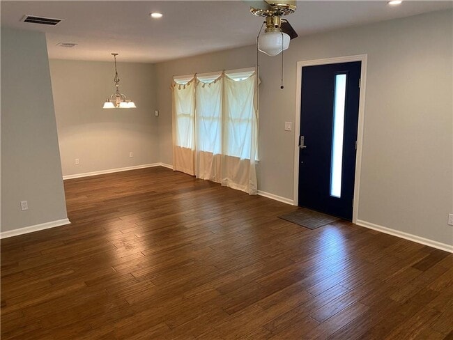 Building Photo - 1307 Ridgemont Dr