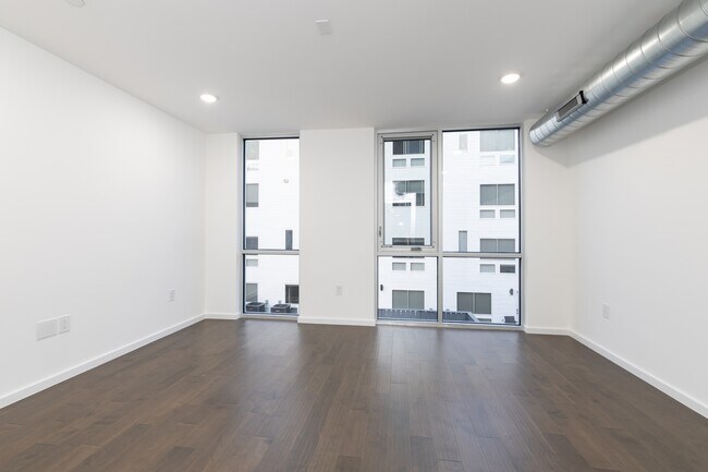 Building Photo - 1525 N 6th St