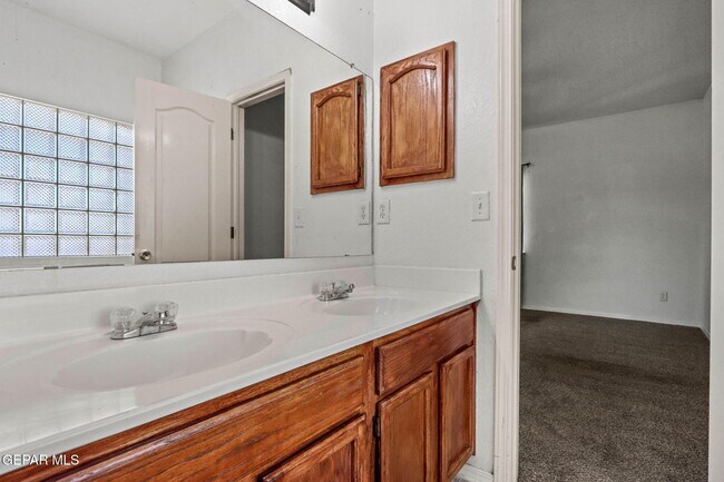 Building Photo - 2376 Joshua Louis Dr