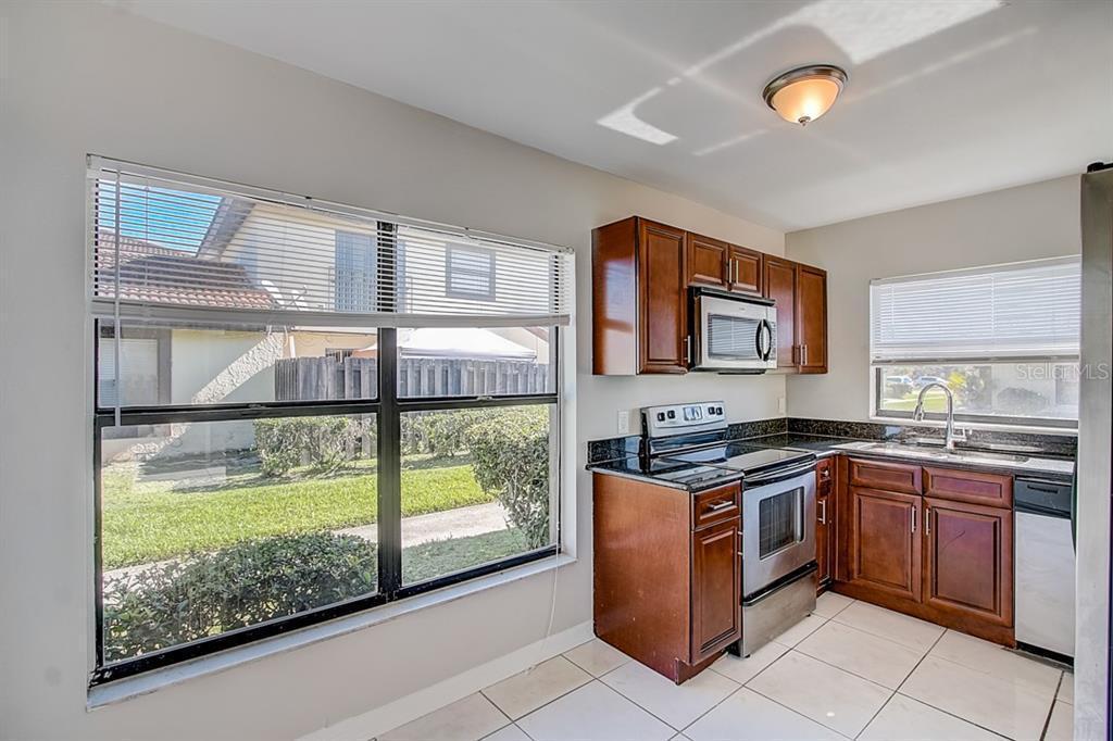 kitchen2 - 433 Hunter Cir