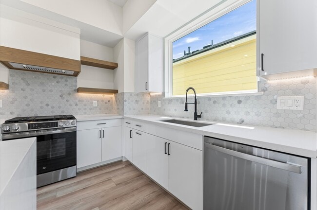 Building Photo - 4102 Alice St