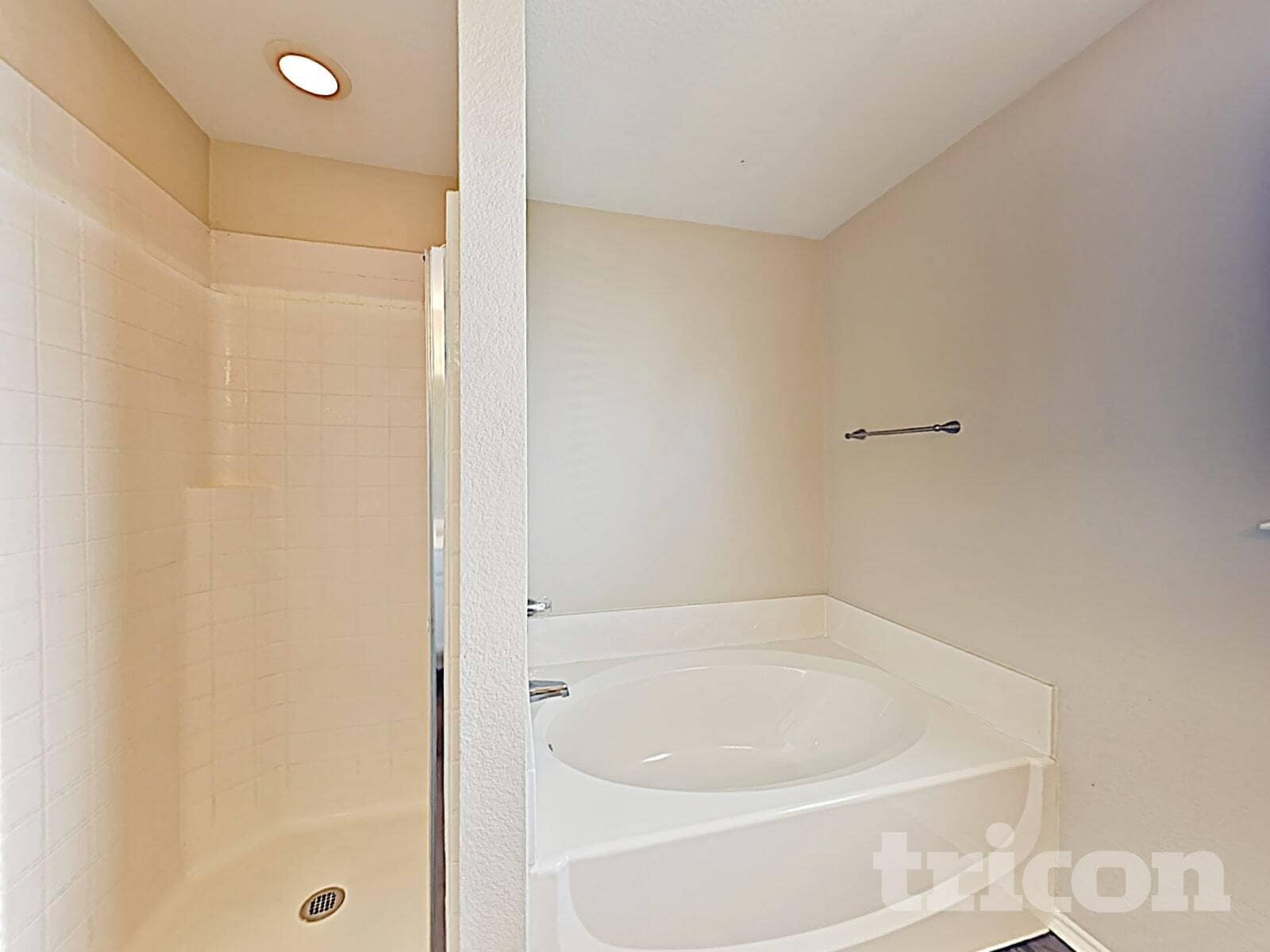 Building Photo - 1584 Sandhurst Dr