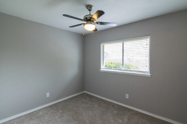 Building Photo - 5214 Spring Lake Dr