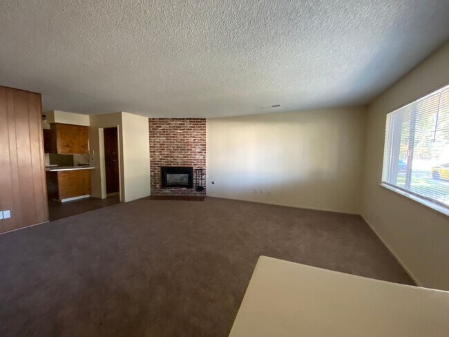 Building Photo - Cozy apartment for rent in Visalia