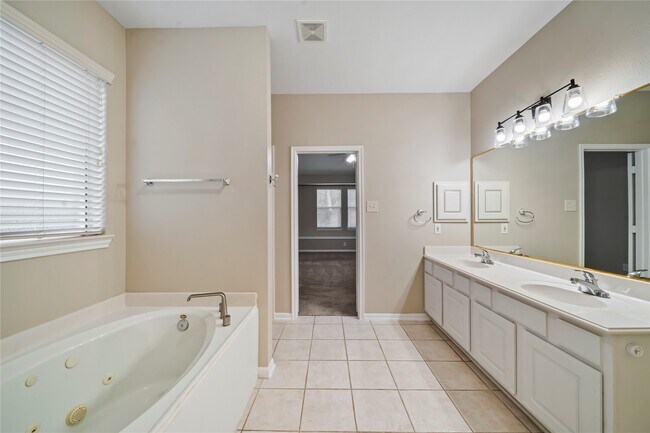 Building Photo - 22519 Diamond Shore Ct