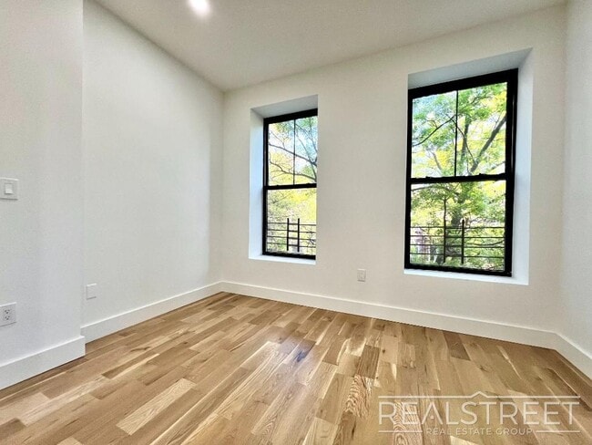 Building Photo - Brand New 3 Bed 3 Bath in Bed Stuy Brownst...