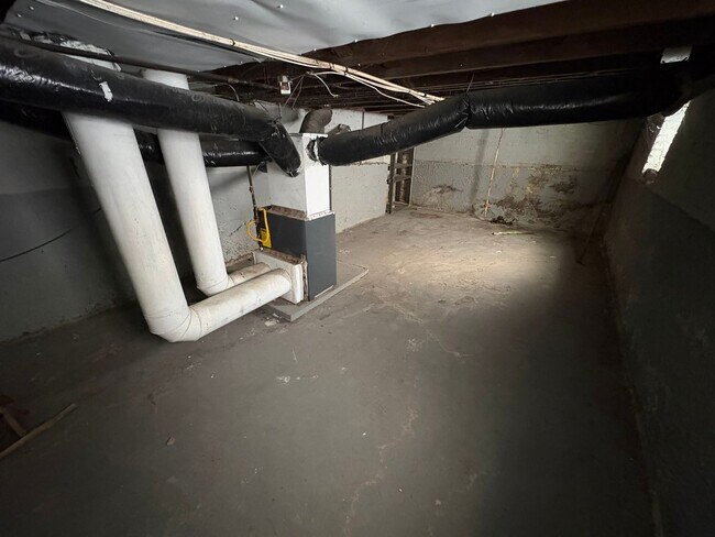 Building Photo - 954 Heyl Ave.