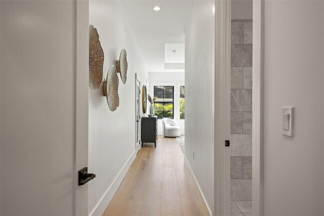 Building Photo - 804 Idlewood Dr