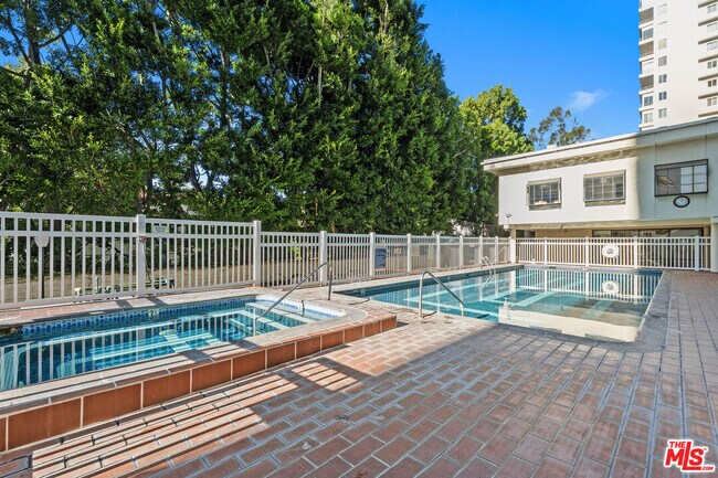 Building Photo - 10535 Wilshire Blvd