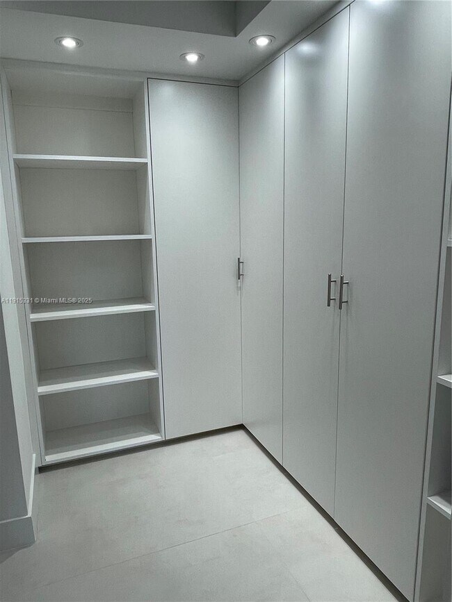 Building Photo - 10730 NW 66th St