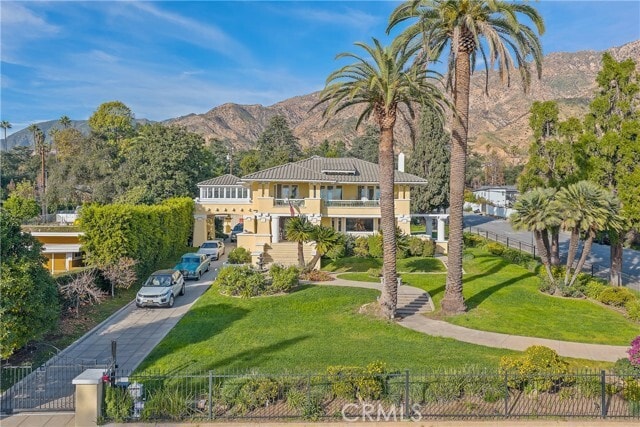 Building Photo - 1325 E Altadena Dr