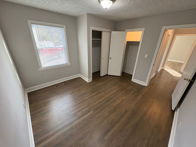 Building Photo - For Lease - Single Family Home in Lebanon