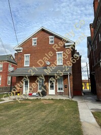 Building Photo - Beautiful 2 Bedroom updated apartment in S...
