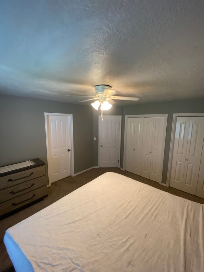 Building Photo - 7960 N Jade Dr