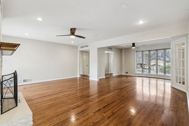 Building Photo - 9611 Meadowhill Dr